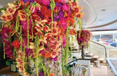 Dubai Marina Boat Rental | GOLDFISH Yachts