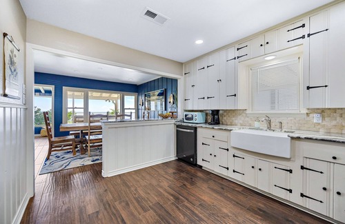 Lake Whitney House | Goldie's Getaway w/Hot tub
