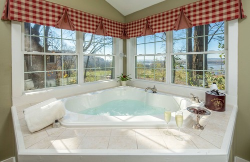 Galena Bed & Breakfast | Goldmoor Inn