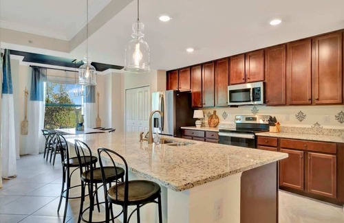 Lakewood Ranch Apartment | Golf Course Townhome, Resort Amenities, 2B Luxury