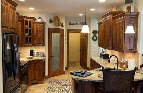 Brookline Station House | Golf Getaway-Large Families Welcome!