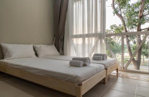 Khanong Phra Apartment | Golf View Suite Private Apartment Khao Yai