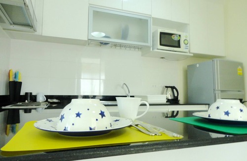 Ekkamai Apartment | Good Time, Happy Time for Friends & Family