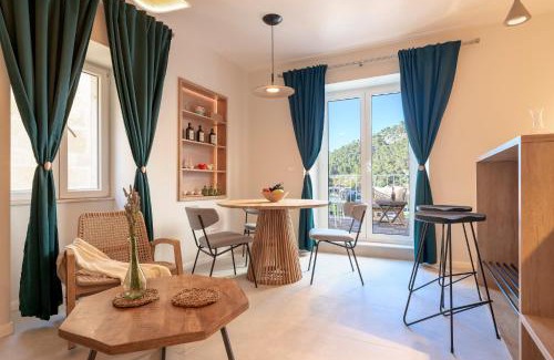 Hvar Old Town Apartment | Good vibrations in center 80m2 for 2 GLAVICA