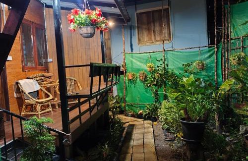 Ko Mook Bed & Breakfast | Goodluck village house