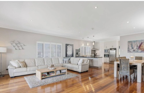 Goolwa South House | Goolwa serenity, Great balcony, Modern, peaceful, water and attractions close by