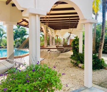 Santa Barbara House | Goood Resort