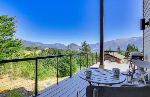 Carson House | Gorge Retreat - Modern Carson Home with Mtn Views!