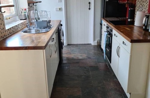 Kintbury Cottage | Gorgeous 2 bedroom Kintbury cottage with garden