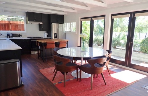 Greenbrae Cottage | Gorgeous 2Bd + Loft with Deck and Gardens. Soaring 20 ft ceilings, huge windows!