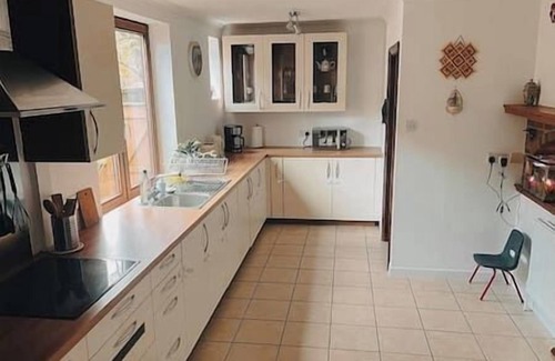 Newbury Apartment | Gorgeous 3 Bedroom pet and child friendly home in Newbury wit Free EV Charging