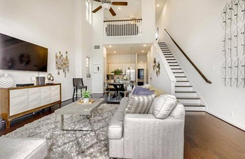 Tobin Hill House | Gorgeous 4 Bed Home on St Mary's - Minutes to Riverwalk/Pearl