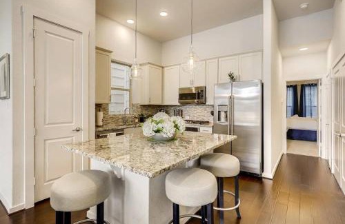 Tobin Hill House | Gorgeous 4 Bed Home on St Mary's - Minutes to Riverwalk/Pearl
