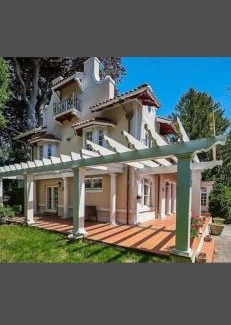 Chestnut Hill Villa | Gorgeous 5 bedroom Boston Home