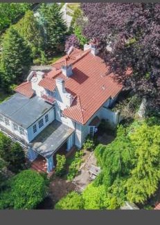 Chestnut Hill Villa | Gorgeous 5 bedroom Boston Home