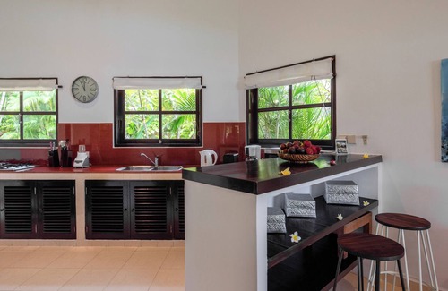 Banjartegehe Villa | Gorgeous beachfront Villa Jasmine, Lovina!