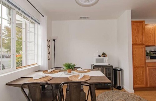 Medford House | Gorgeous California Casual Organic Modern Townhome