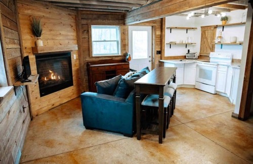 Granville House | Gorgeous Carriage House!