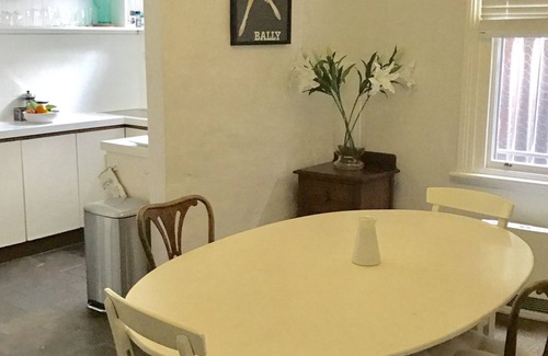 Subiaco House | Gorgeous central Subiaco cottage - walk to Kings Park, cafes, restaurants, train