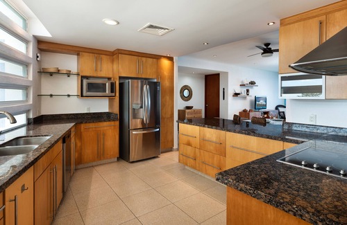 Zona Hotelera Norte Condo | Gorgeous Condo, Amazing Oceanfront views , Great Snorkeling out-front!
