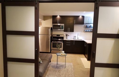 Deep Cove Apartment | Gorgeous Deep Cove! Kayak, ski, bike, bring your dog! Explore the North Shore.