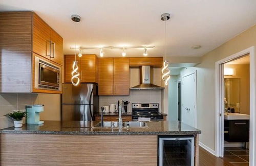 Crosstown Apartment | Gorgeous Downtown Unit with City Views