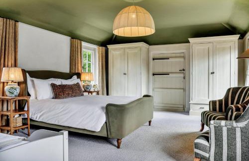 New Forest District House | Gorgeous English Farmhouse Holiday Cottage for 9 and a half