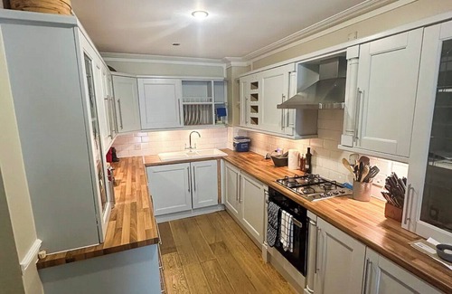 Hackney Wick Apartment | Gorgeous Garden Getaway | 2 Bed | Victoria Park