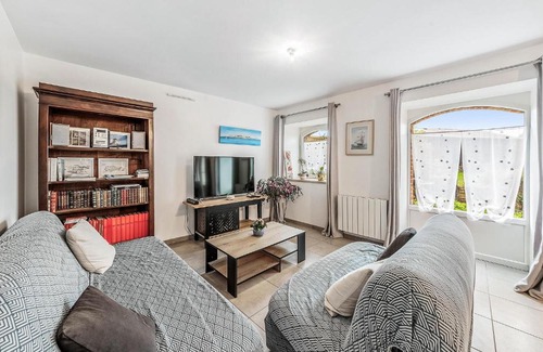 Saint-Meloir-des-Ondes House | Gorgeous Home In Saint-Méloir-Des-Ondes