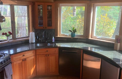 Alpine Cabin | Gorgeous Hilltop Paradise with epic views and swimming pond