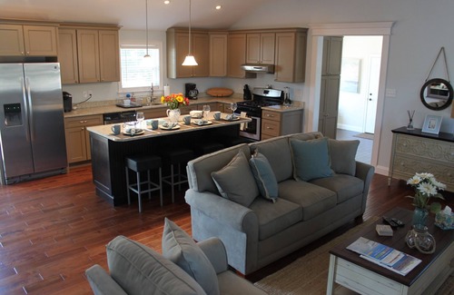 Swainton House | GORGEOUS HOME WITH - AMAZING POOL & SPA!