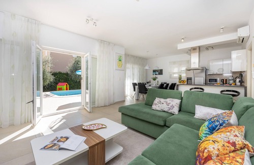 Kastel Stafilic House | Gorgeous home in Kastel Stafilic