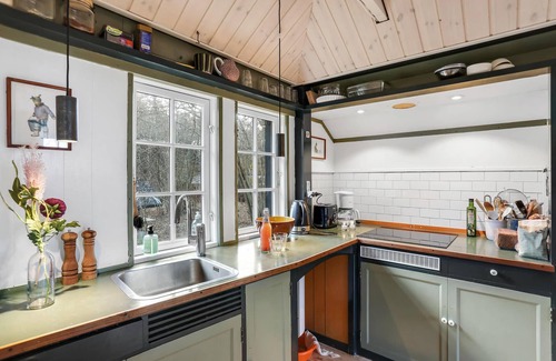 Boderne House | Gorgeous home in Aakirkeby with WiFi