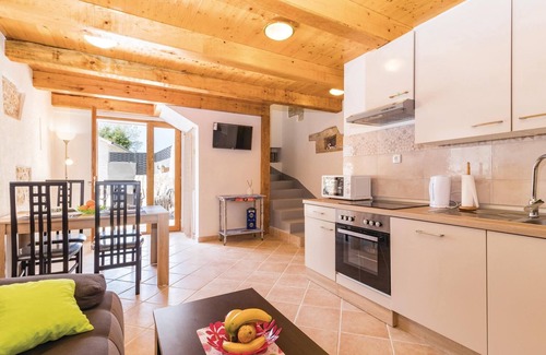 Bibici House | Gorgeous home in Bibici with sauna