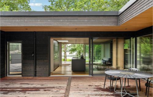 Bryrup House | Gorgeous Home In Bryrup With Kitchen