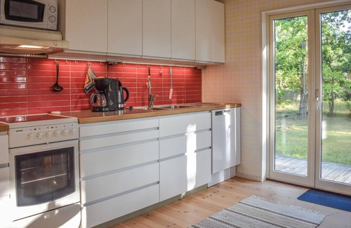 Stora Ror House | Gorgeous home in Färjestaden with WiFi