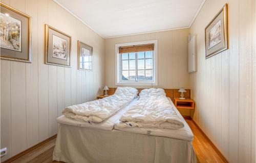 Hundeidvik House | Gorgeous Home In Hundeidvik