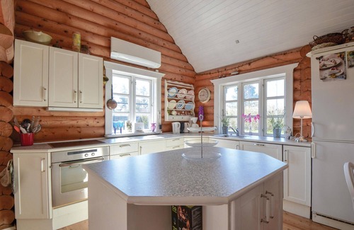 Skodshoved House | Gorgeous home in Knebel with WiFi
