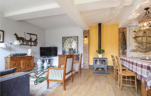 Les Damps House | Gorgeous Home In Les Damps With Wifi