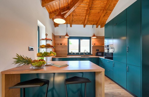 Puscine House | Gorgeous home in Puscine with sauna