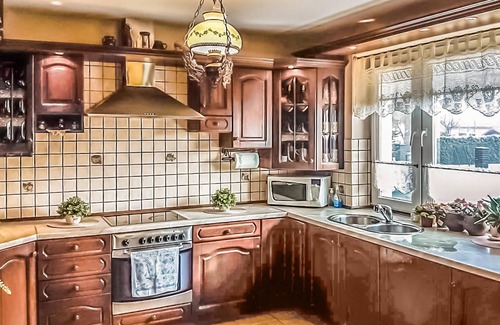 Tuchola House | Gorgeous home in Raciaz with WiFi