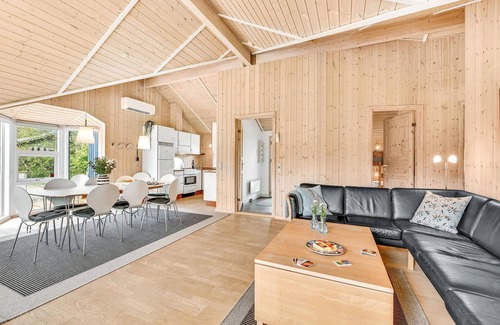 Lodbjerg Hede House | Gorgeous home in Ringkøbing with WiFi