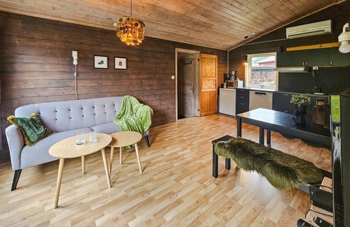 Roldal House | Gorgeous home in Røldal with house a mountain view