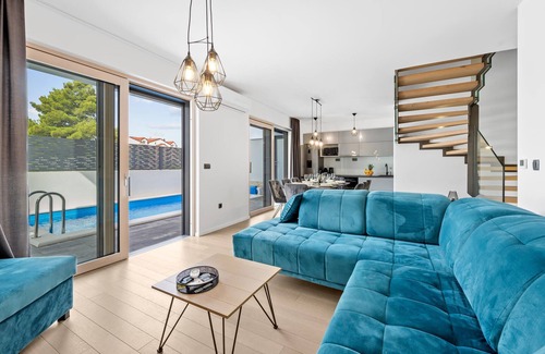 Srima House | Gorgeous home in Srima