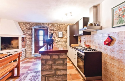 Stifanici House | Gorgeous home in Stifanici with WiFi