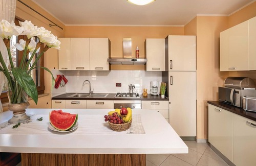 Tar-Vabriga House | Gorgeous home in Tar with WiFi