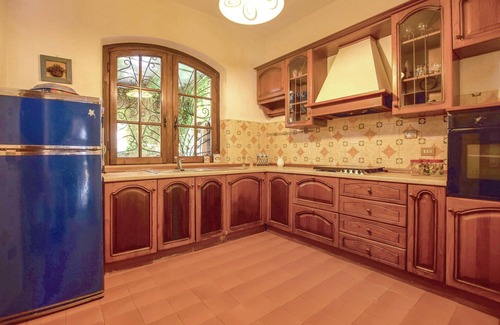 Ex Campo d'Aviazione House | Gorgeous home in Viareggio with WiFi