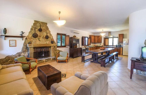 Motta Santa Lucia House | Gorgeous home in Motta Santa Lucia