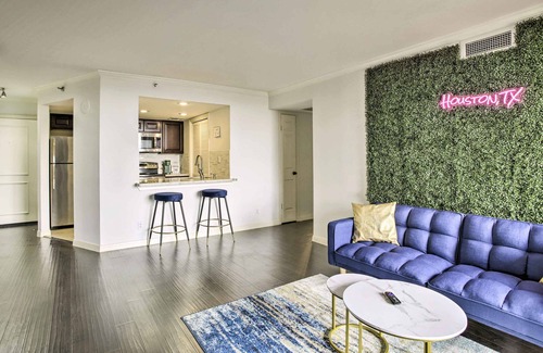 Houston Condo | Gorgeous Houston Condo ~ 8 Mi to Downtown!