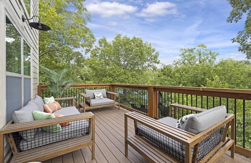 Branson House | Gorgeous Lake Cabin Hot Tub